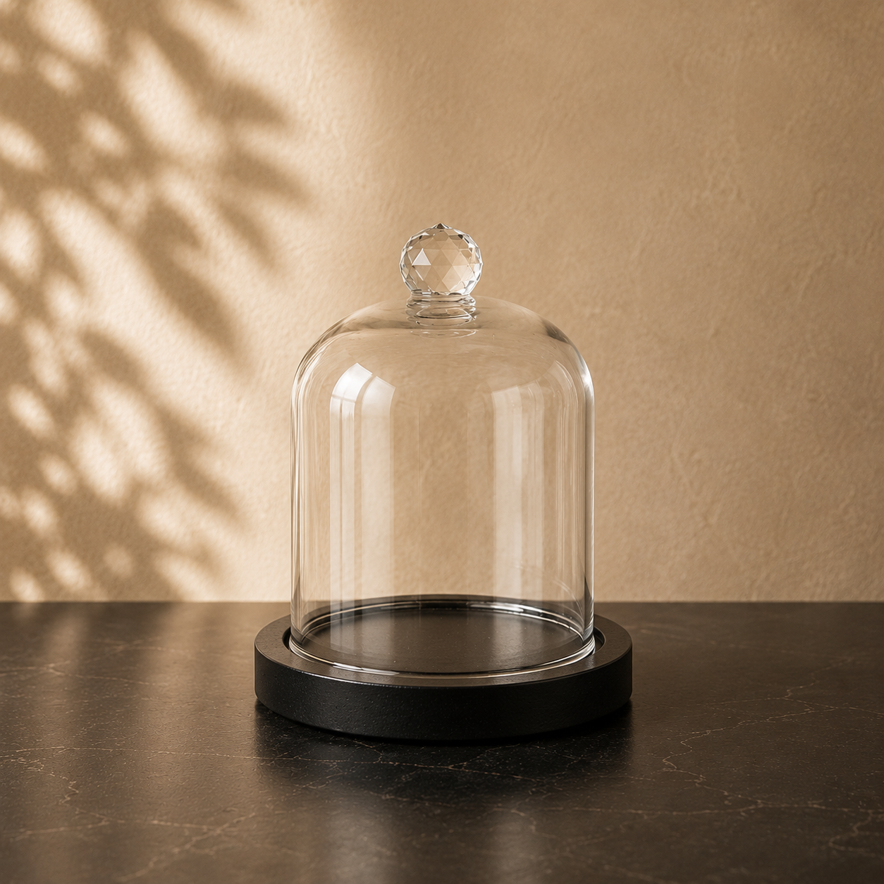 Finest Obituaries |Glasglocke mit schwarzem Sockel 10x12 cm– Dekokuppel / Display Dome